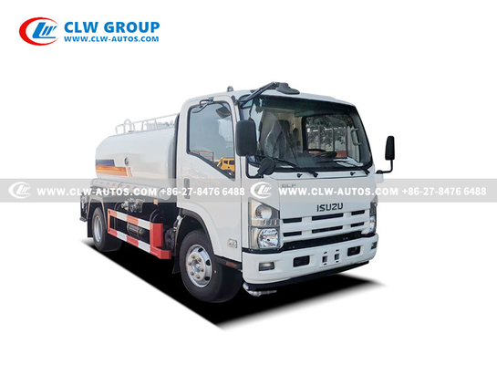 5 Ton Isuzu Water Sprinkler Truck Hydraulic Operated Spray Heads Debris Cleaning