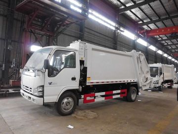 120hp Back Loader Garbage Truck , 5m3 Isuzu 600P 5cbm Refuse Compactor Waste Truck
