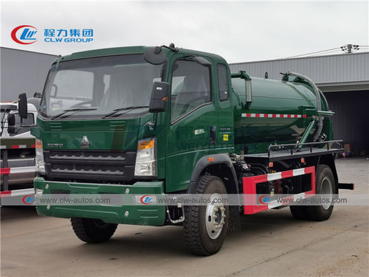 RHD Sino Howo 5T Vacuum Septic Truck With Italy Pump