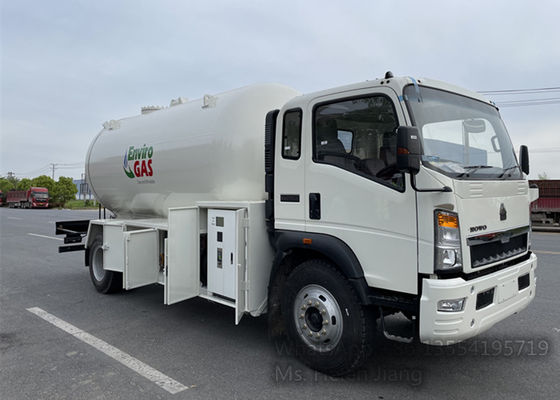 Sinotruk HOWO 6 Wheels 160HP 15000L 8T LPG Bobtail Truck