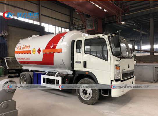 Q345R LPG Gas Tanker Truck Bobtail Truck 5 Tons 8 Tons For Cylinder Refilling