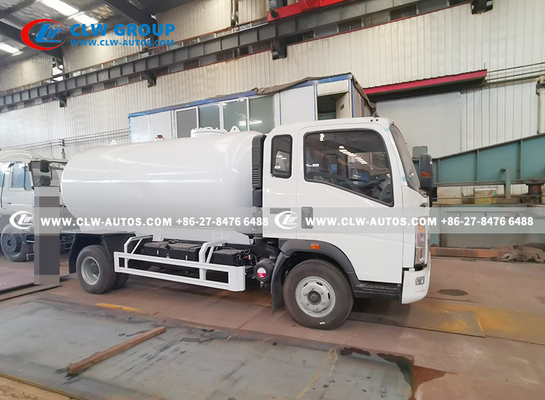 HOWO LPG Bobtail Propane Delivery Truck 2.5ton 5000liters