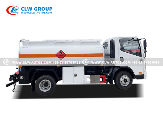 FAW J6F 5000 Liters Fuel Transportation Truck Corrosion Resistant Tank With Dispenser