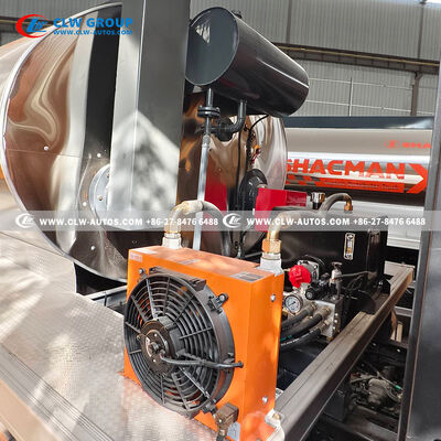 Shacman L3000 6m³ Capacity Asphalt Distributor Truck with Uniform Spraying System and Integrated Heating System