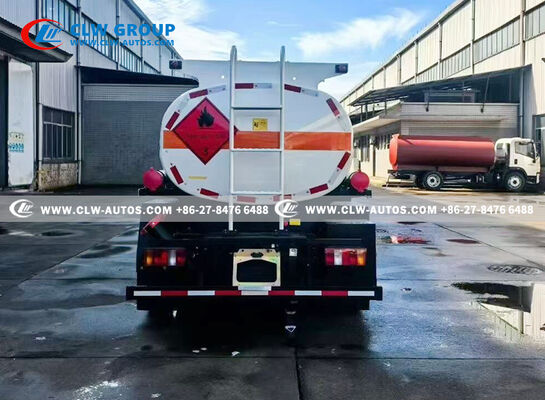 Sinotruk HOWO Right-Hand Drive 4x2 Diesel Bowser Truck with High-Capacity Carbon Steel Tank for Bulk Fuel Transport