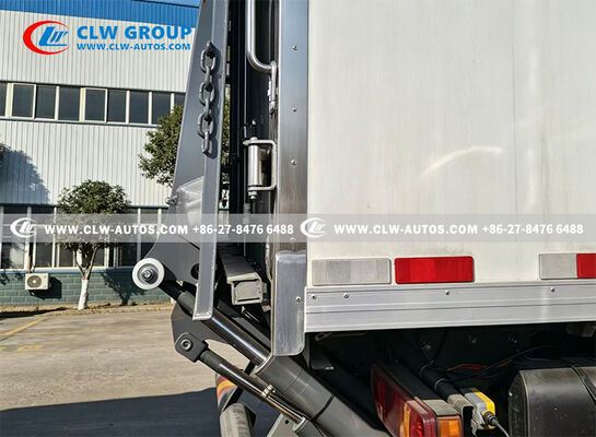 HOWO 8x4 Refrigerated Truck with 20-30 Ton Payload, 400HP Engine, and 58.8m³ Cargo Volume for Cold Chain Logistics