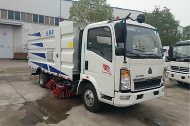 Howo 4*2 Road Sweeper Truck , Road Cleaning Truck With 1.5cbm Water 4cbm Dust