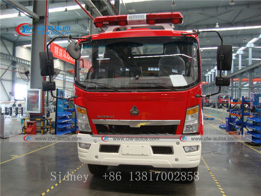 LHD Sinotruk HOWO 4X2 Fire Fighting Vehicle With Foam Water Tank