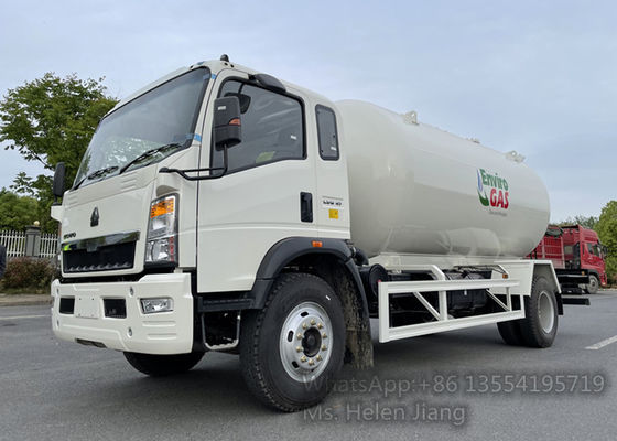 Sinotruk HOWO 6 Wheels 160HP 15000L 8T LPG Bobtail Truck