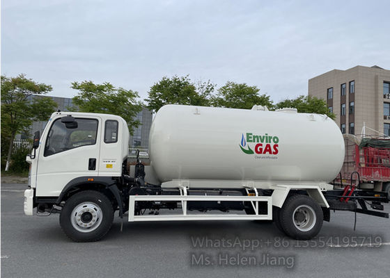 Sinotruk HOWO 6 Wheels 160HP 15000L 8T LPG Bobtail Truck