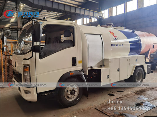 Sinotruk Howo 2MT 5000L LPG Bobtail Tanker Truck