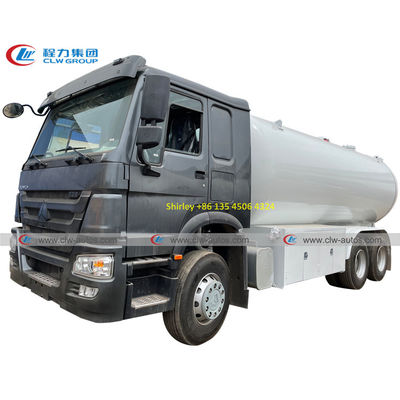 Right Hand Drive Sinotruk HOWO 336HP 10T 12T LPG Bobtail Trucks