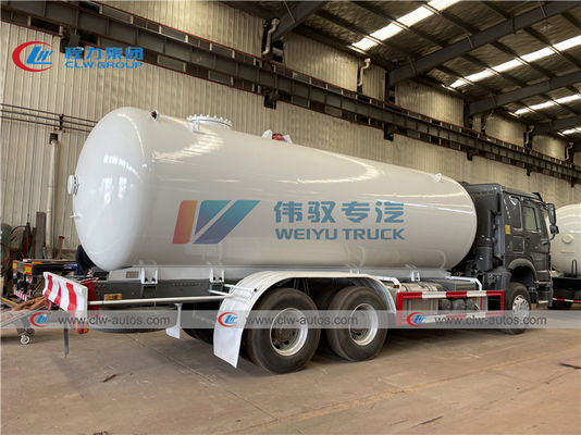 Right Hand Drive Sinotruk HOWO 336HP 10T 12T LPG Bobtail Trucks