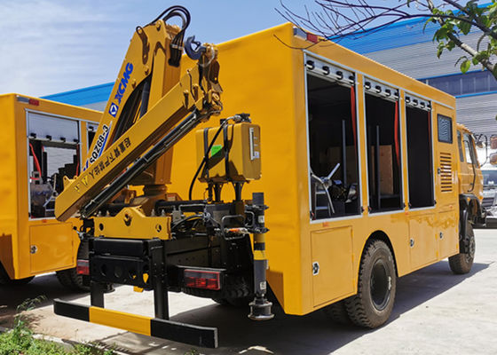 Multifunctional Dongfeng 4x4 Mobile Workshop Truck With XCMG Crane