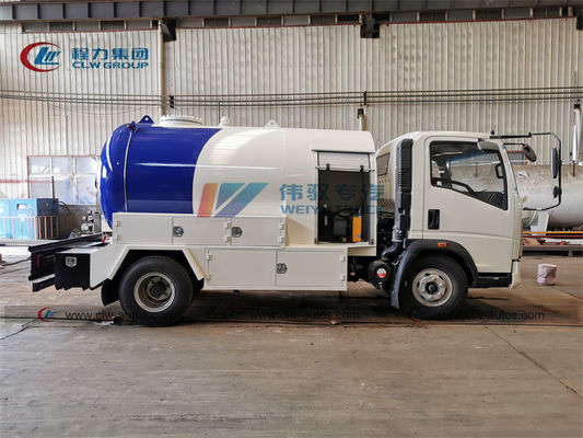 SINOTRUK HOWO 5000L LPG Bobtail Propane Delivery Truck