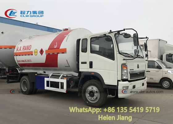 Sinotruk Howo 6 Wheels 140HP 8000L 4T LPG Bobtail Gas Truck