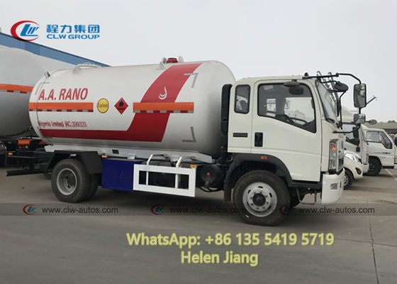 Sinotruk Howo 6 Wheels 140HP 8000L 4T LPG Bobtail Gas Truck