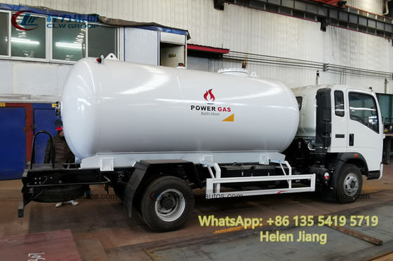 Sinotruk Howo 4x2 6 Wheeler 4T LPG Tanker Truck