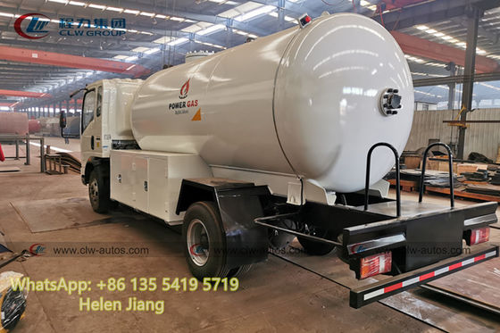 Sinotruk Howo 4x2 6 Wheeler 4T LPG Tanker Truck