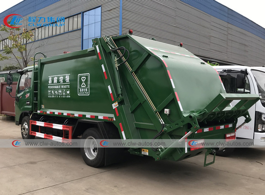 Dongfeng 4x2 8CBM Diesel Engine Sanitation Vehicle