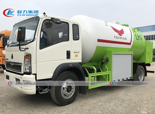 HOWO 6 Wheels 160HP 15000L RHD LPG Bobtail Tanker Truck