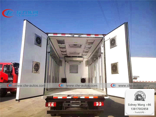 Dongfeng 4x2 3T Refrigerated Delivery Truck For Livestock And Poultry